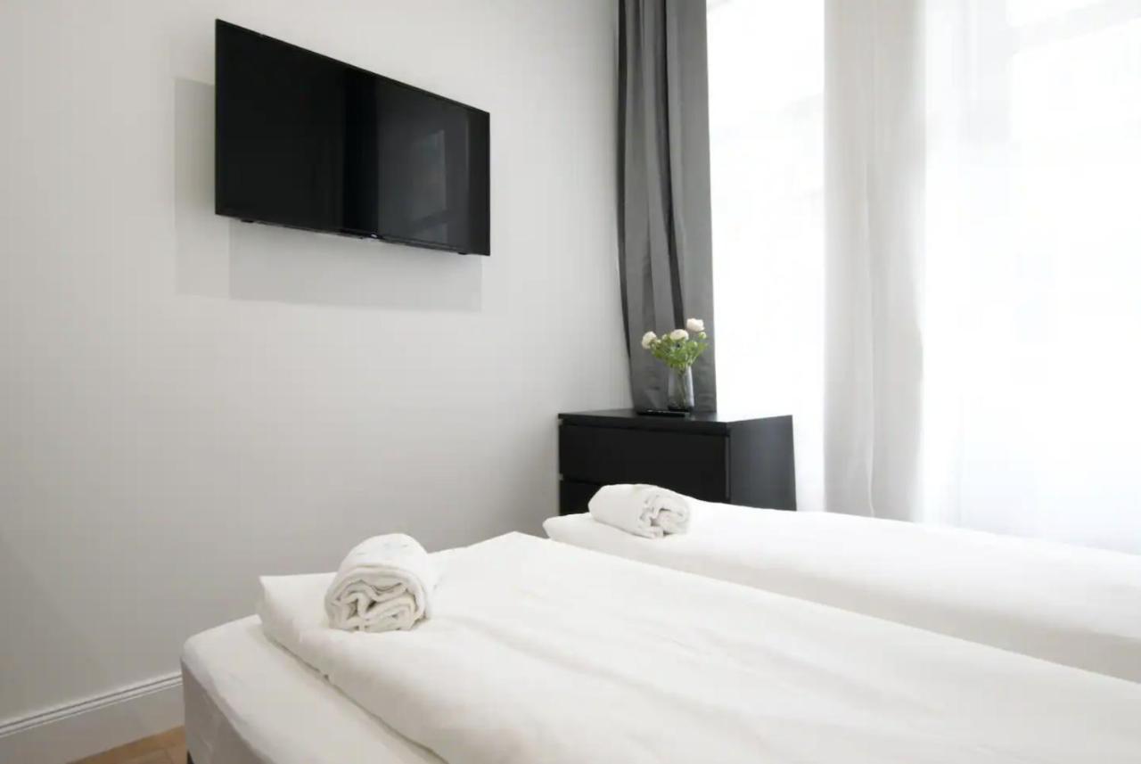 Studio Apartments By Hi5- Apartment In Downtown Budapest Exterior photo